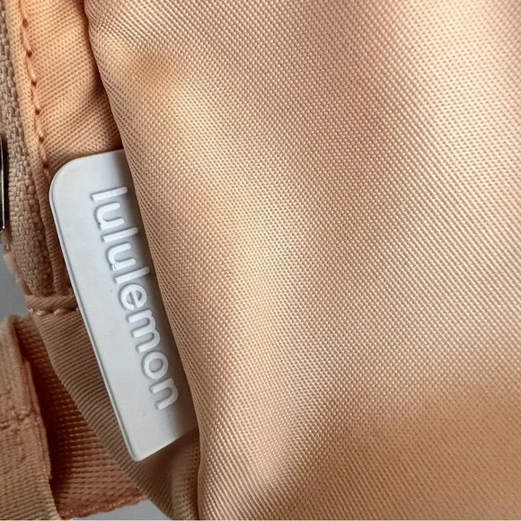 Lululemon Everywhere Belt Bag 1L, Summer Glow - Picture 8 of 10